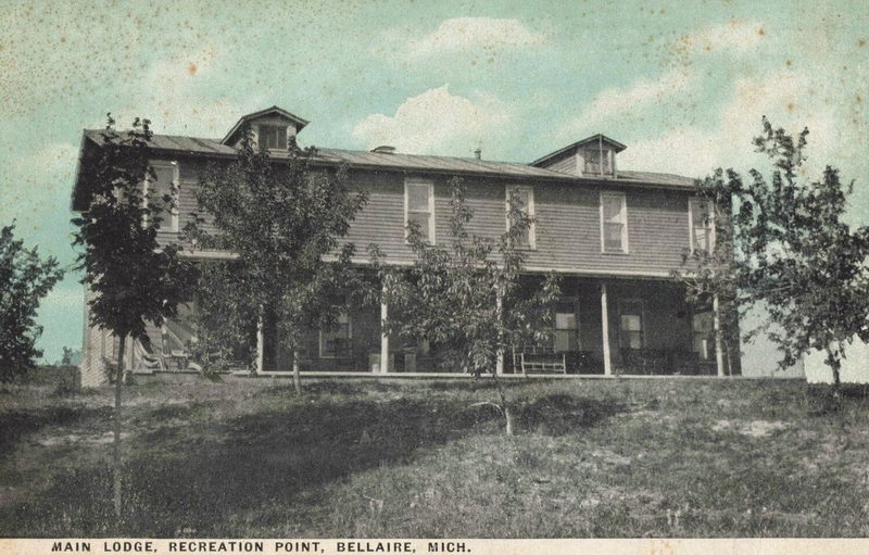 Recreation Point Resort - Vintage Postcard